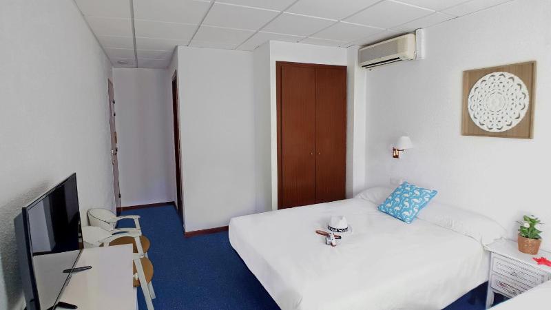 Triple Room with Terrace image 4