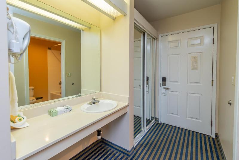 King Room image 4