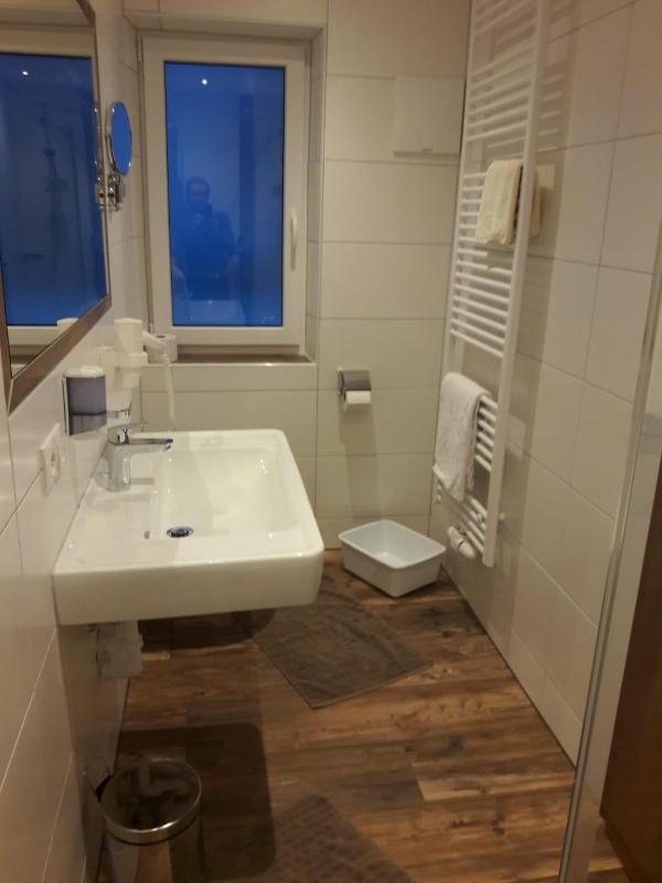 Standard Single Room image 4