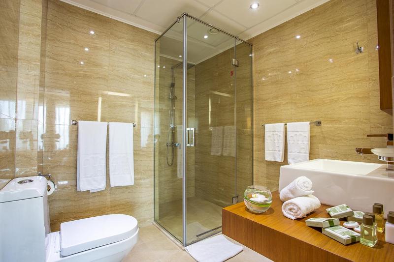 Superior Double or Twin Room with Creek View image 4