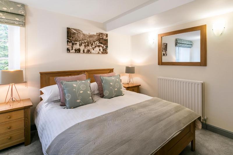 Double Room image 3