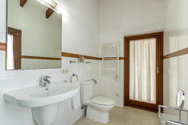 Four-Bedroom House image 2