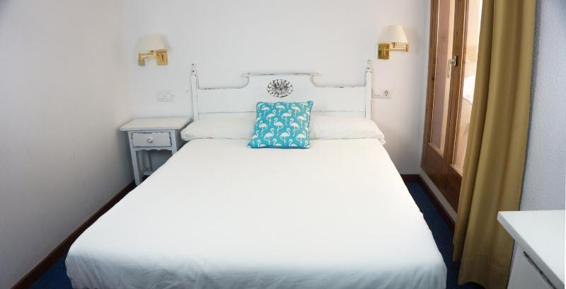 Single Room with Balcony image 1