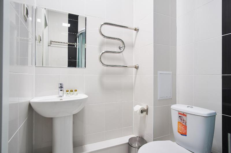 Standard Single Room with Shower image 2