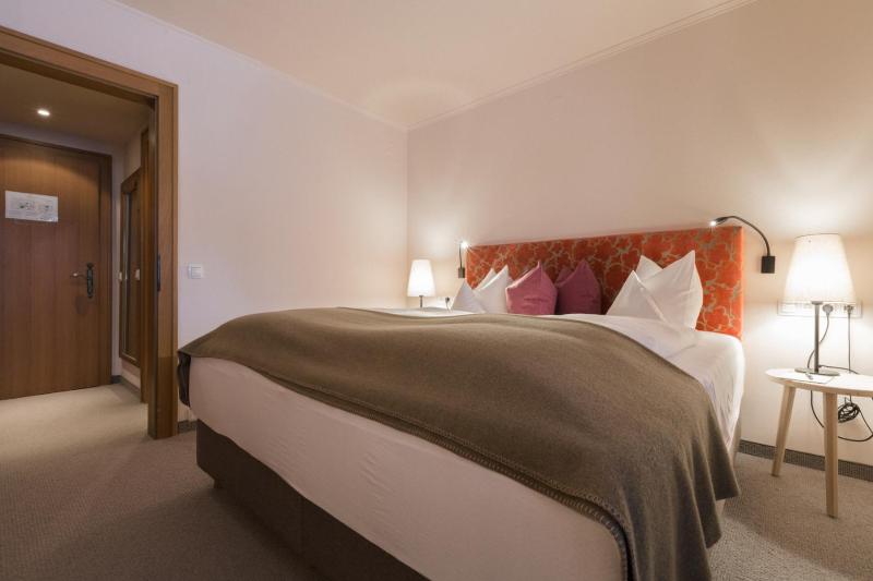 Small Double Room image 1