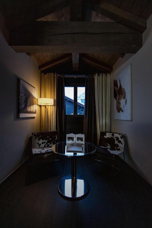 Classic Double Room image 2