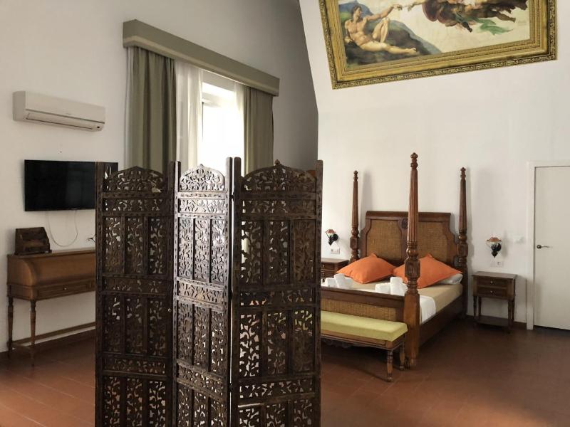 Junior Suite with Balcony image 2