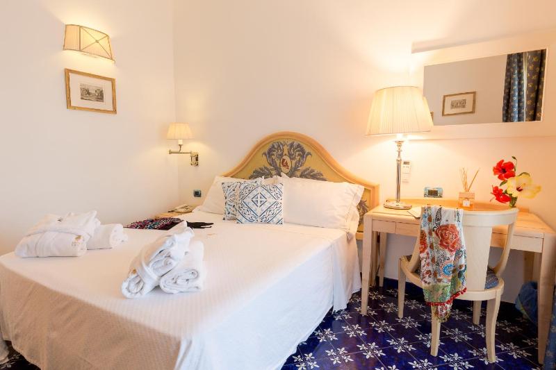 Superior Double or Twin Room image 4