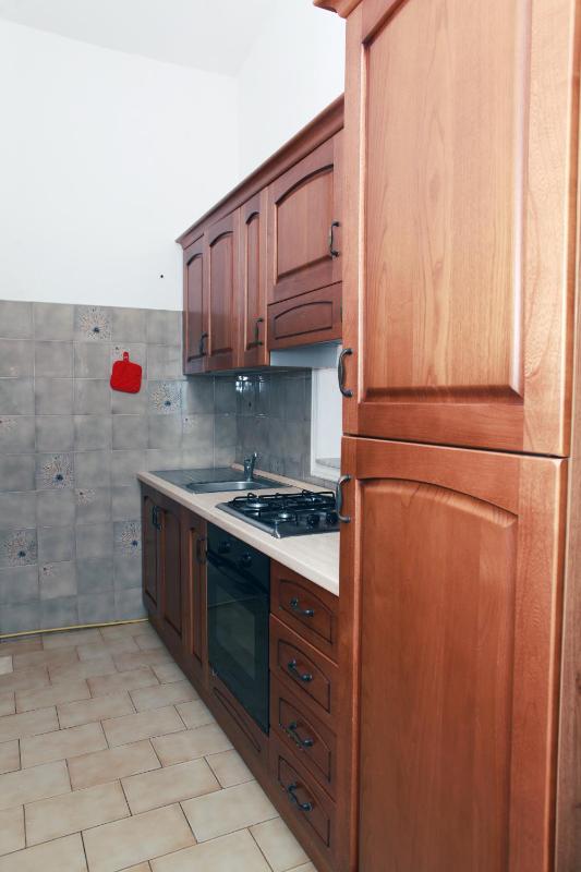 One-Bedroom Apartment image 2