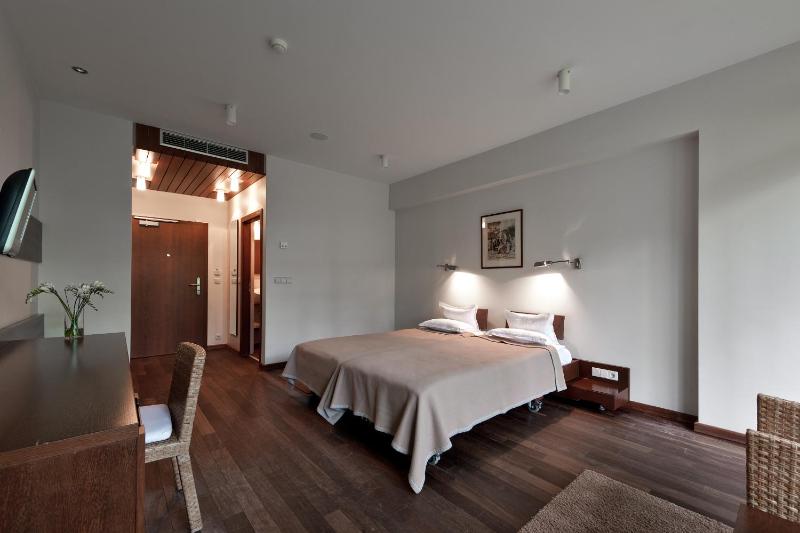 Twin Room image 2