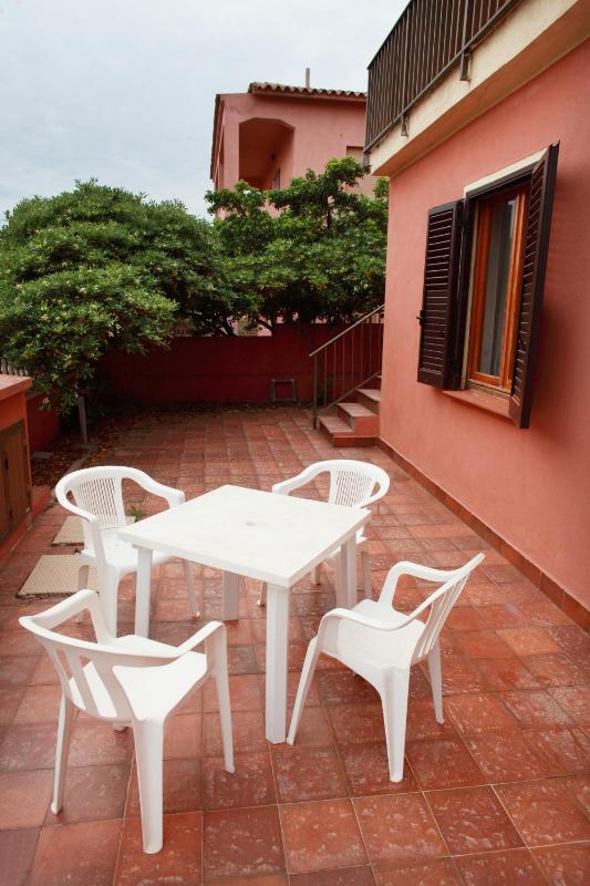 One-Bedroom Apartment image 1