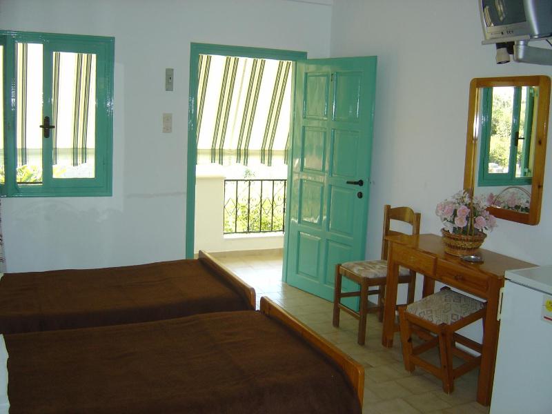 Triple Room image 2