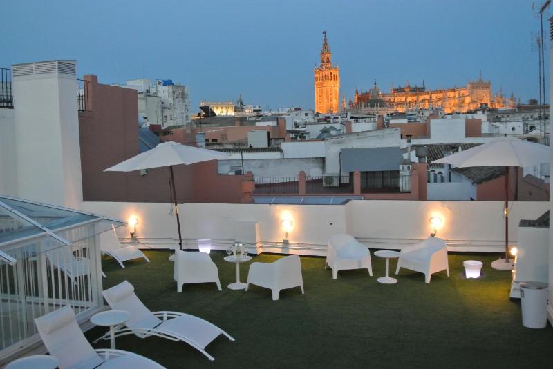 Suites Sevilla Plaza - image 11