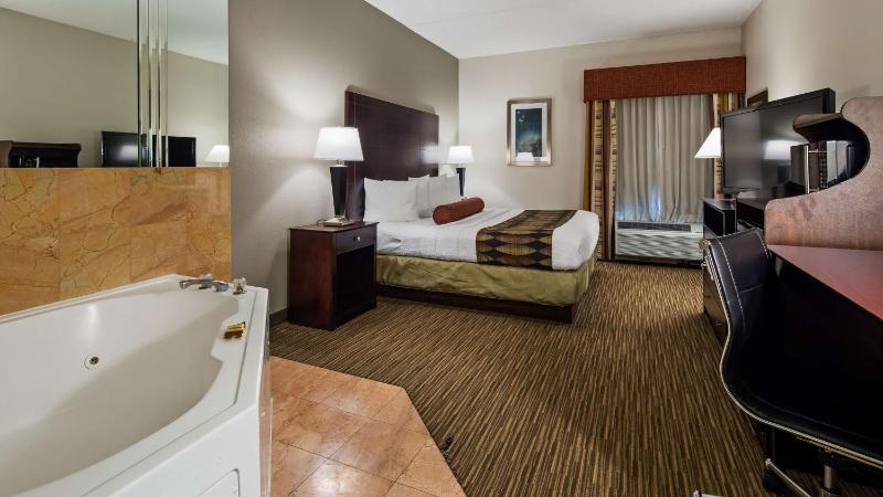 King Room with Spa Bath - Non-Smoking image 1