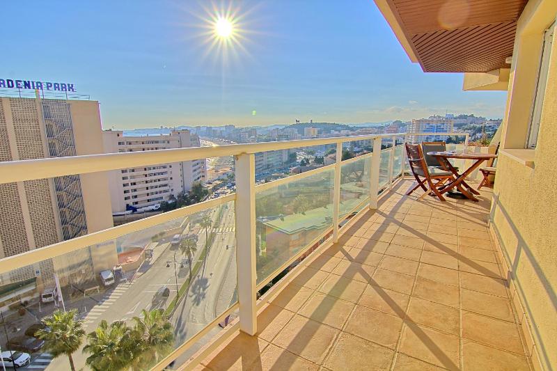 One-Bedroom Apartment image 1