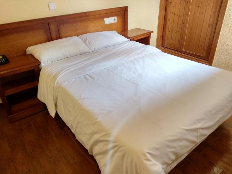 Single Room image 3