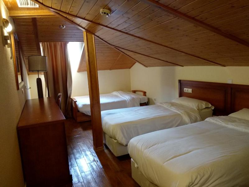 Twin Room image 1