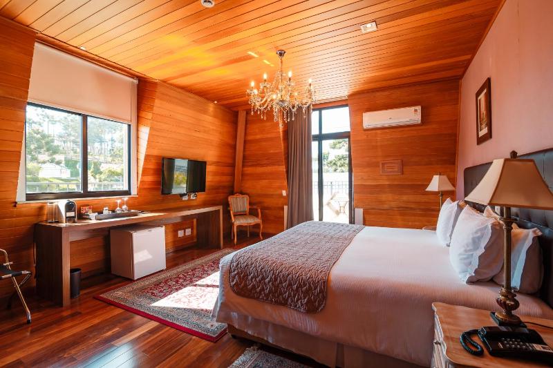 Master Double or Twin Room image 3