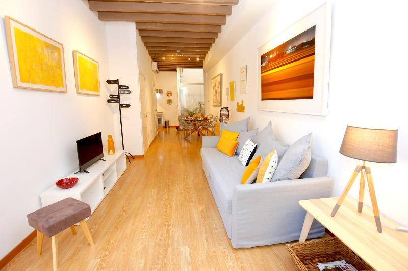 Deluxe Apartment with Balcony image 2