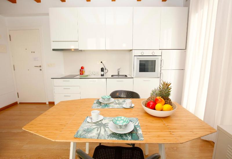 Studio Apartment with Balcony image 3