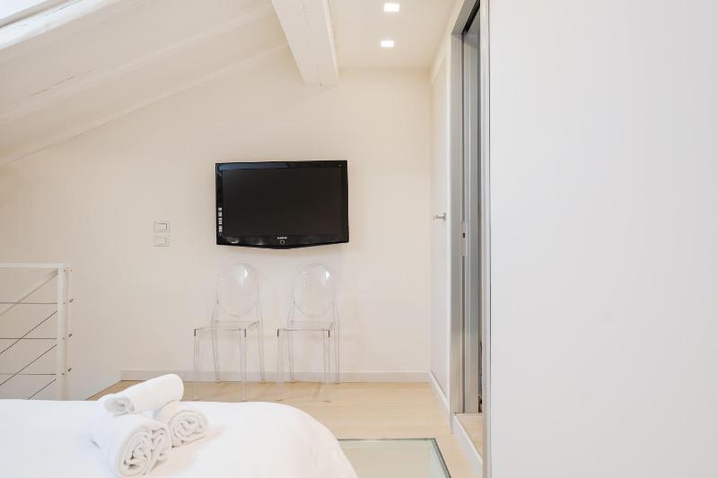 One-Bedroom Apartment image 3