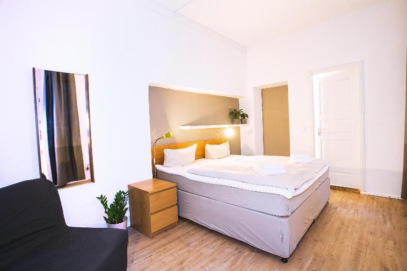 Double Room image 1