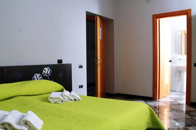 Double or Twin Room image 4