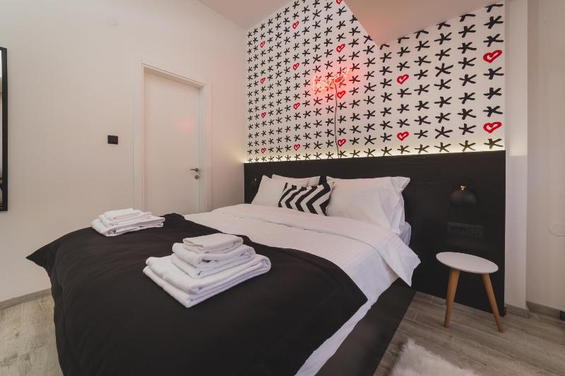Double Room image 3