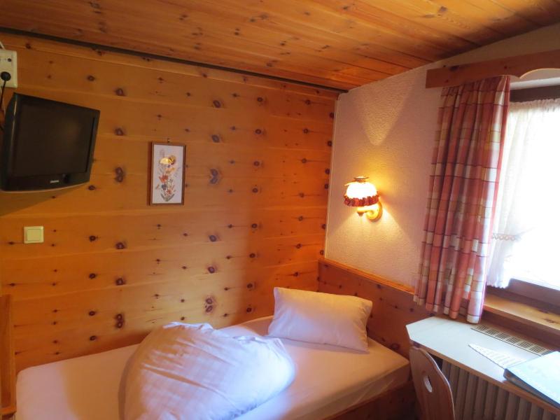 Economy Double or Twin Room image 4