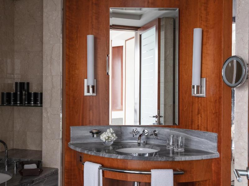 Premier Deluxe Room with Direct Connectivity to Museum of The Future and Wild Wadi or beach access once during stays of three nights or more image 3