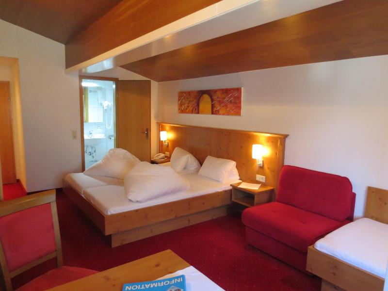 Family Room image 4