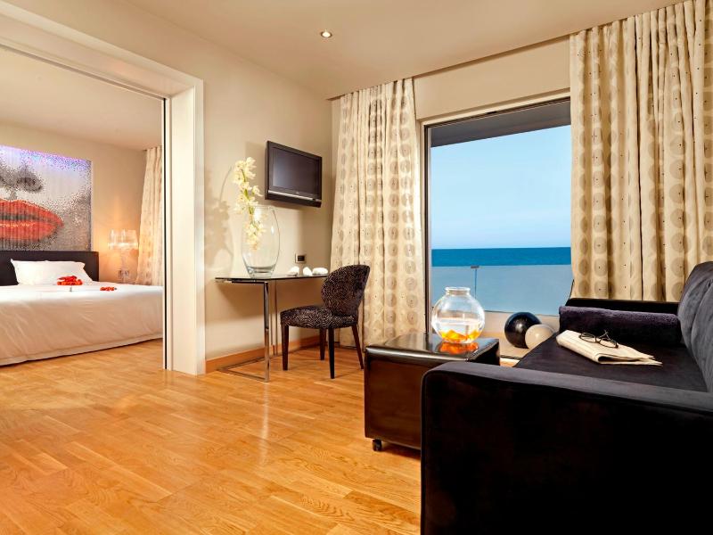  Lifestyle One-Bedroom Suite image 3
