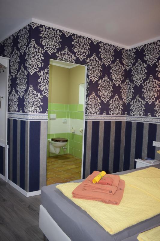 Double Room image 4