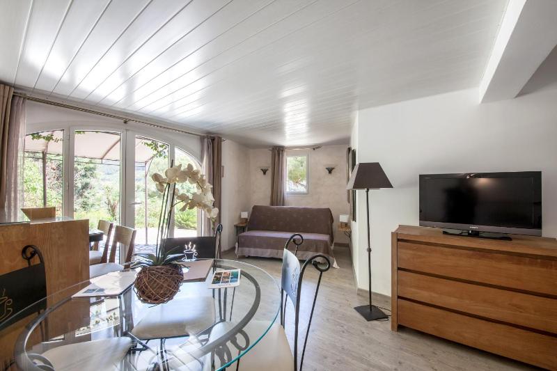 Family Room with Sea View image 4