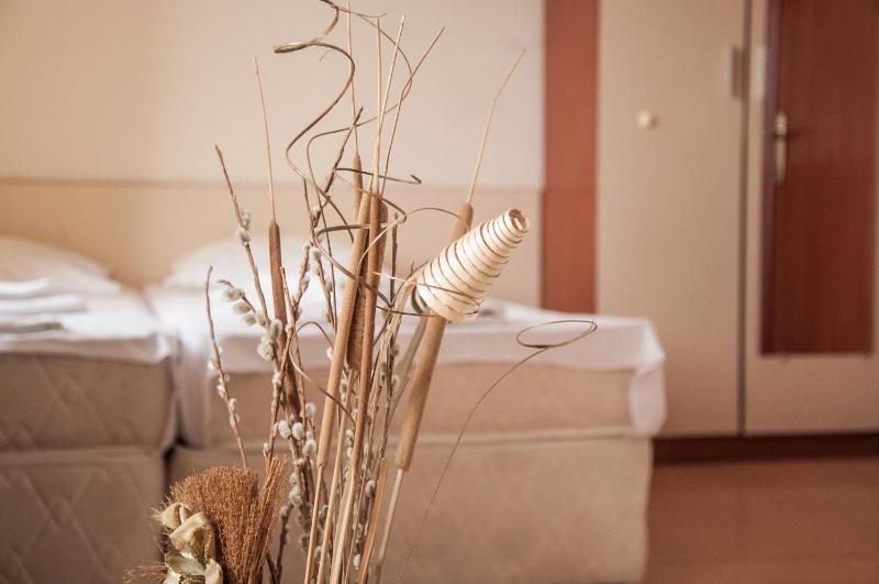 Double Room image 3