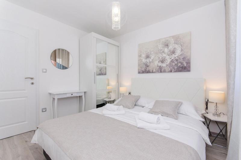 Apartment Luxury Center - image 4