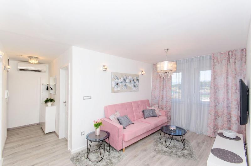 Apartment Luxury Center - image 11