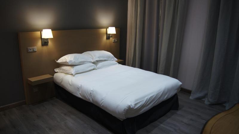 Double Room image 4