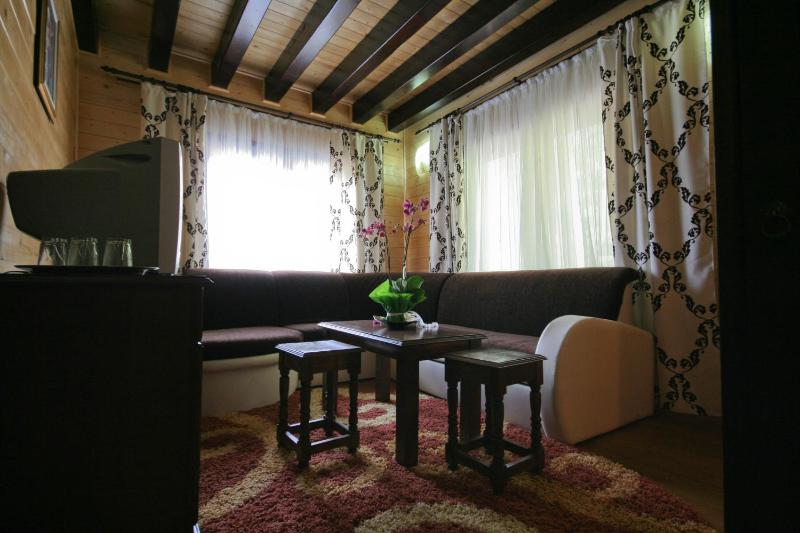 Traditional One-Bedroom Suite image 4