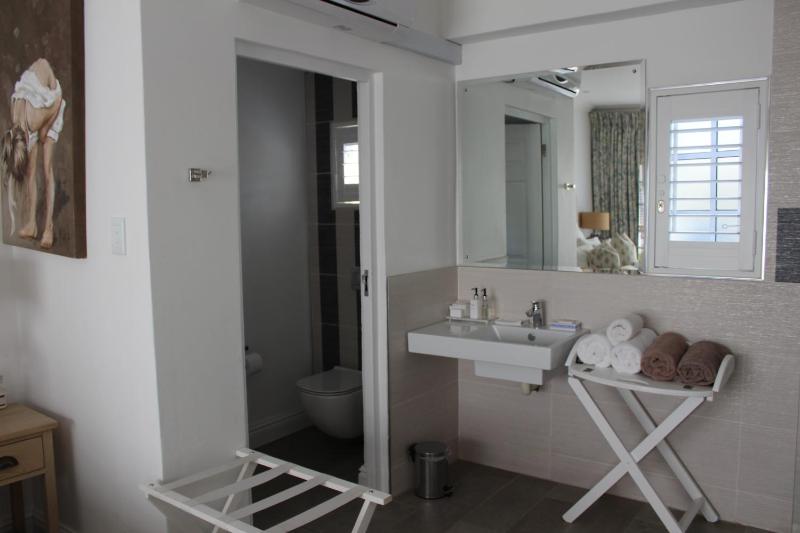 Sandals Guest House - image 3