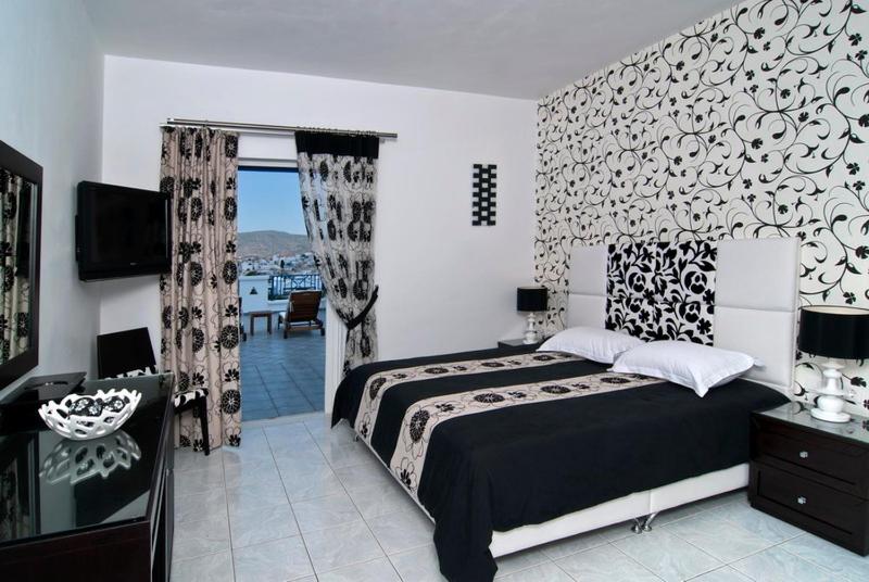 Deluxe Double Room with Terrace image 2