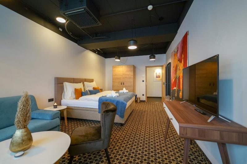 CHORS like a hotel - Capsule & NFT Boutique Hostel Bratislava - City Center - image 4