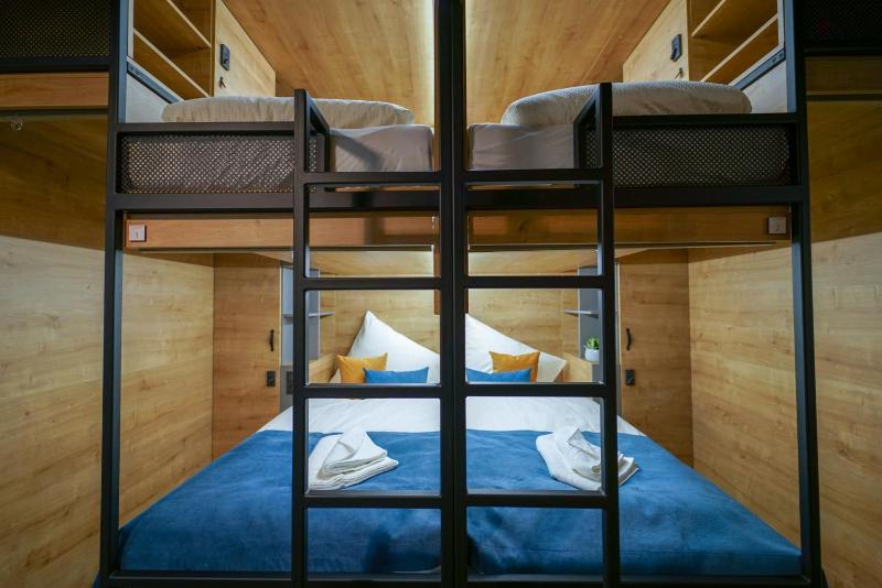 CHORS like a hotel - Capsule & NFT Boutique Hostel Bratislava - City Center - image 16