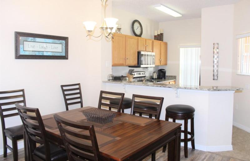 Three-Bedroom Townhouse image 3
