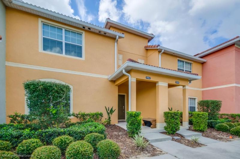 Four-Bedroom Townhouse image 1