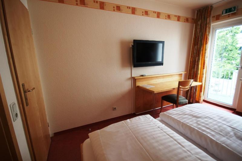 Double Room image 4