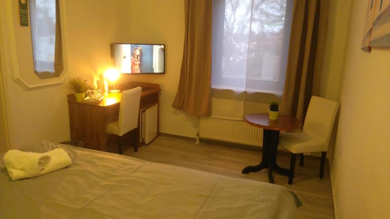 Standard Double or Twin Room image 1