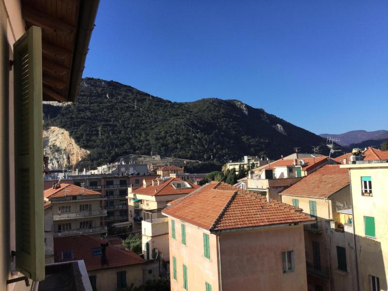 One-Bedroom Apartment image 2