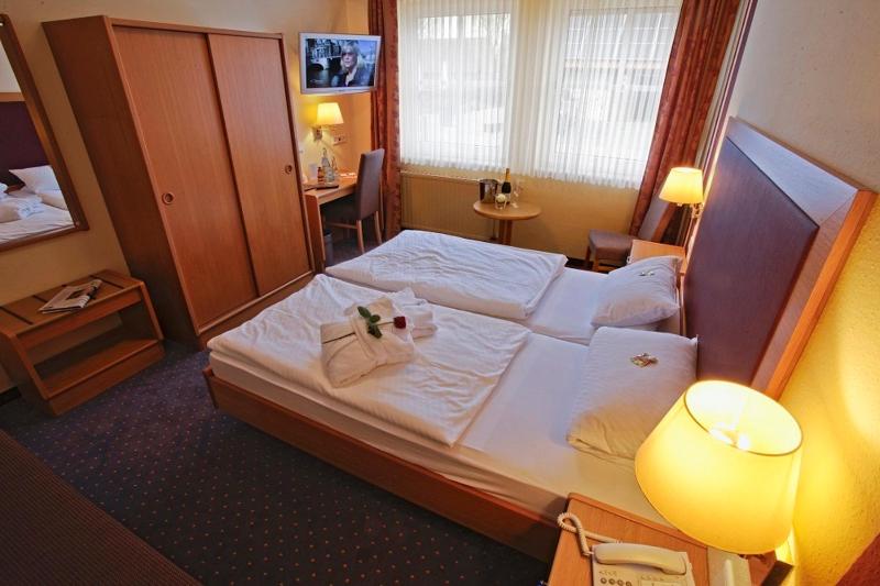 Single Room image 2