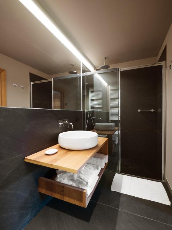 Deluxe Room with Terrace image 4